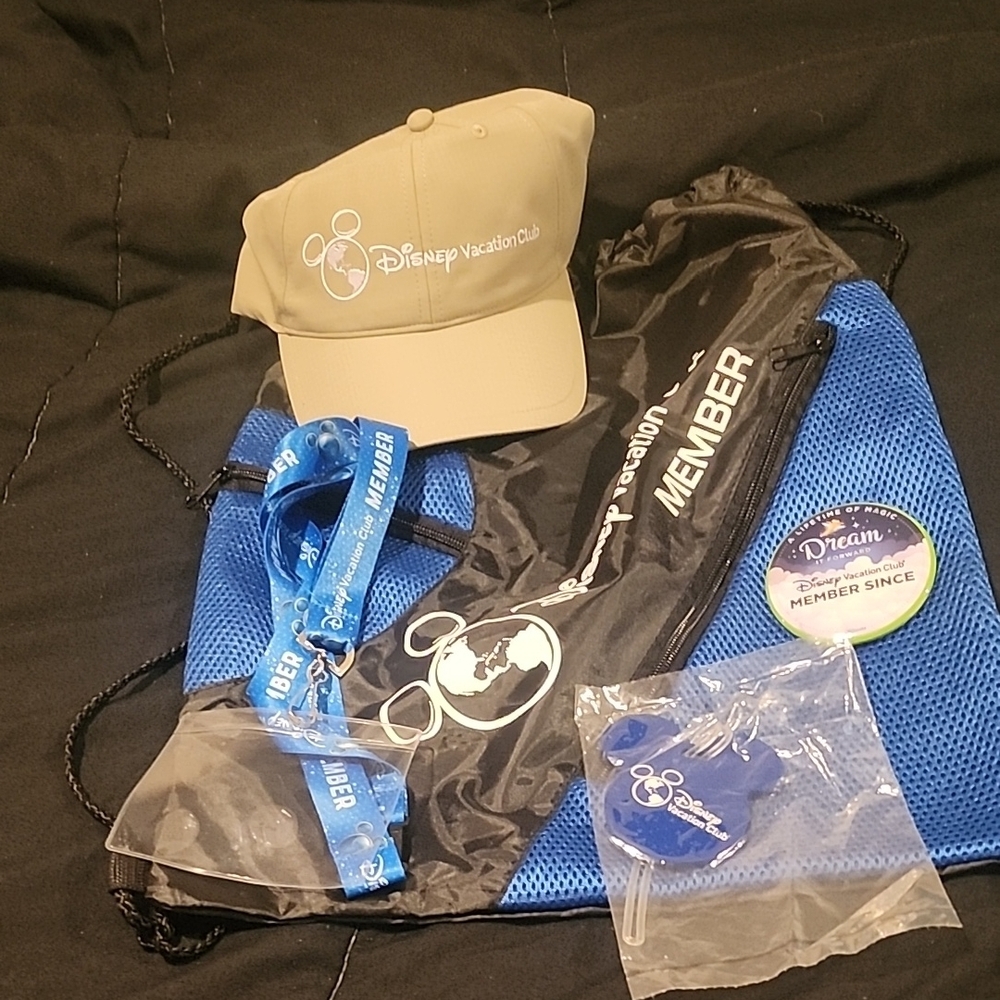 Disney VACATION CLUB exclusive Bundle 5pc